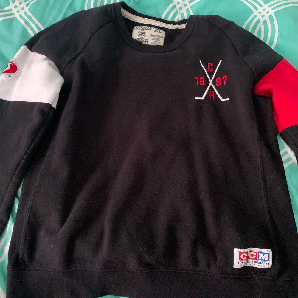 CCM Ladies’ NHL Carolina Hurricanes Crewneck Sweatshirt